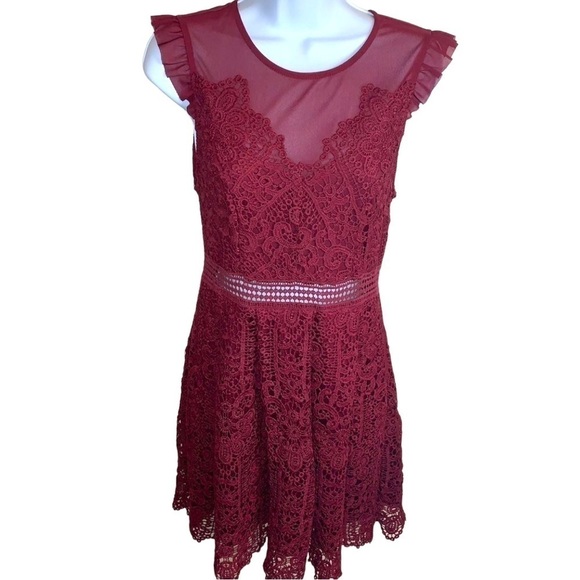 Small Juniors Burgundy Lace Short Sleeve Dress Mesh Event Party Cocktail - Picture 1 of 10